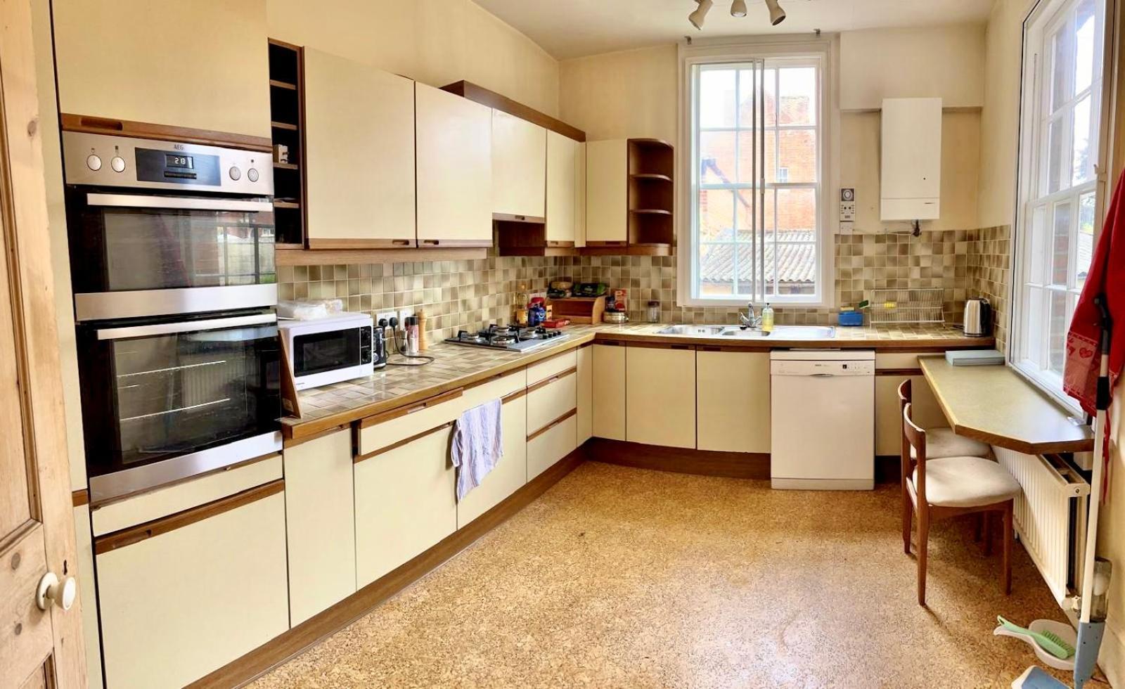 Holiday home Historic Manor House Sleeps 10, Free Parking *