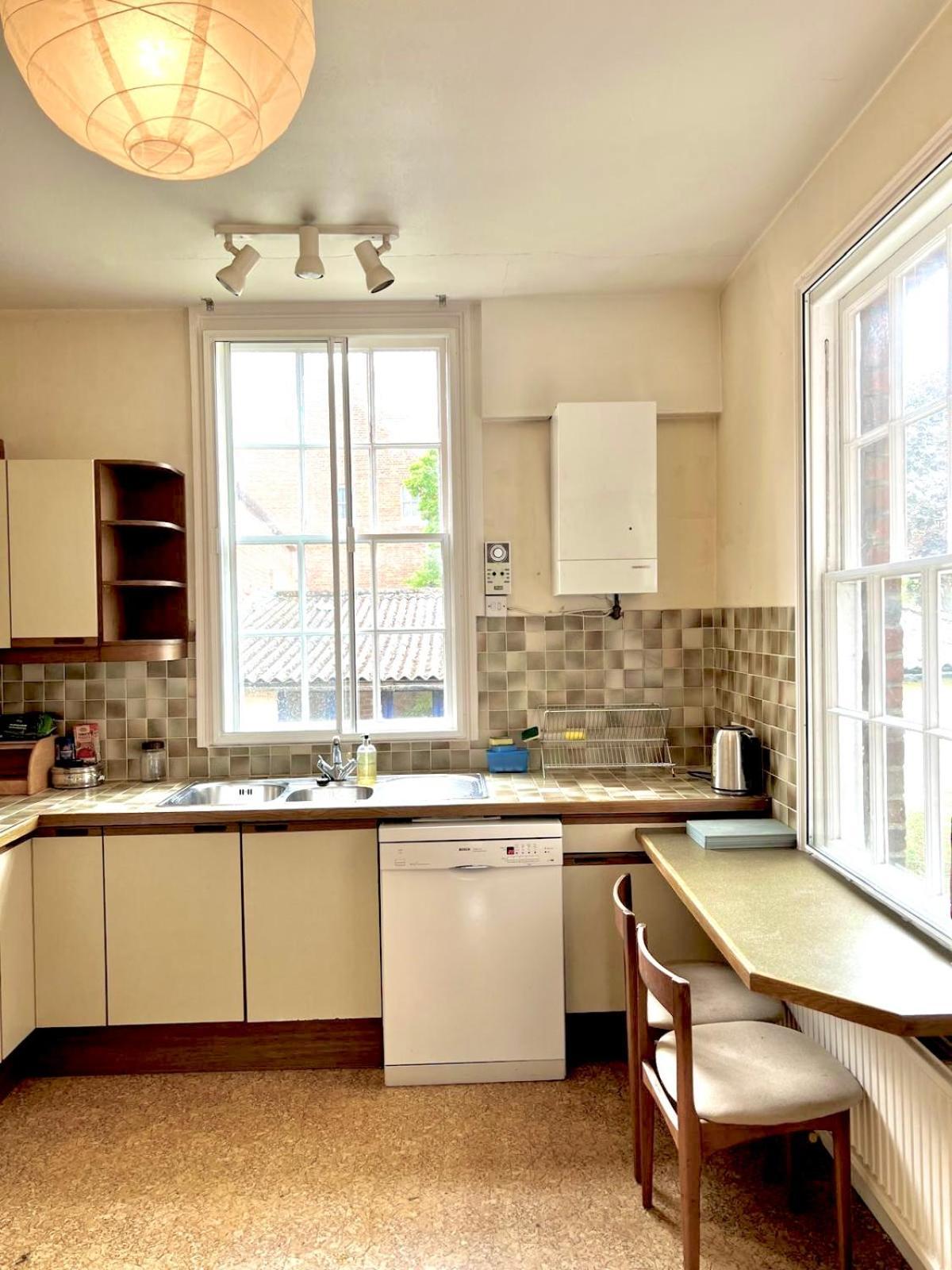 Holiday home Historic Manor House Sleeps 10, Free Parking Oxford
