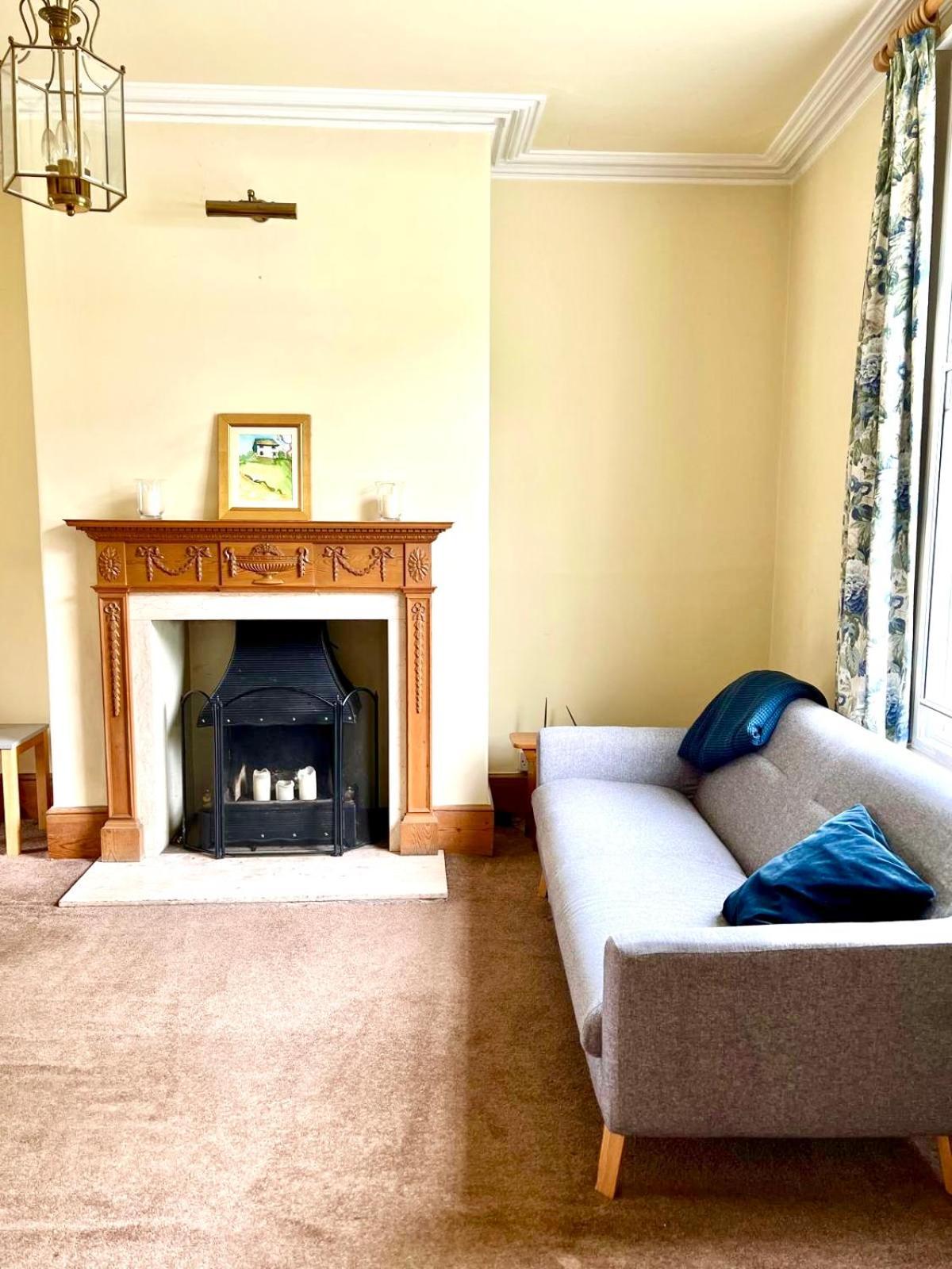 Holiday home Historic Manor House Sleeps 10, Free Parking Oxford