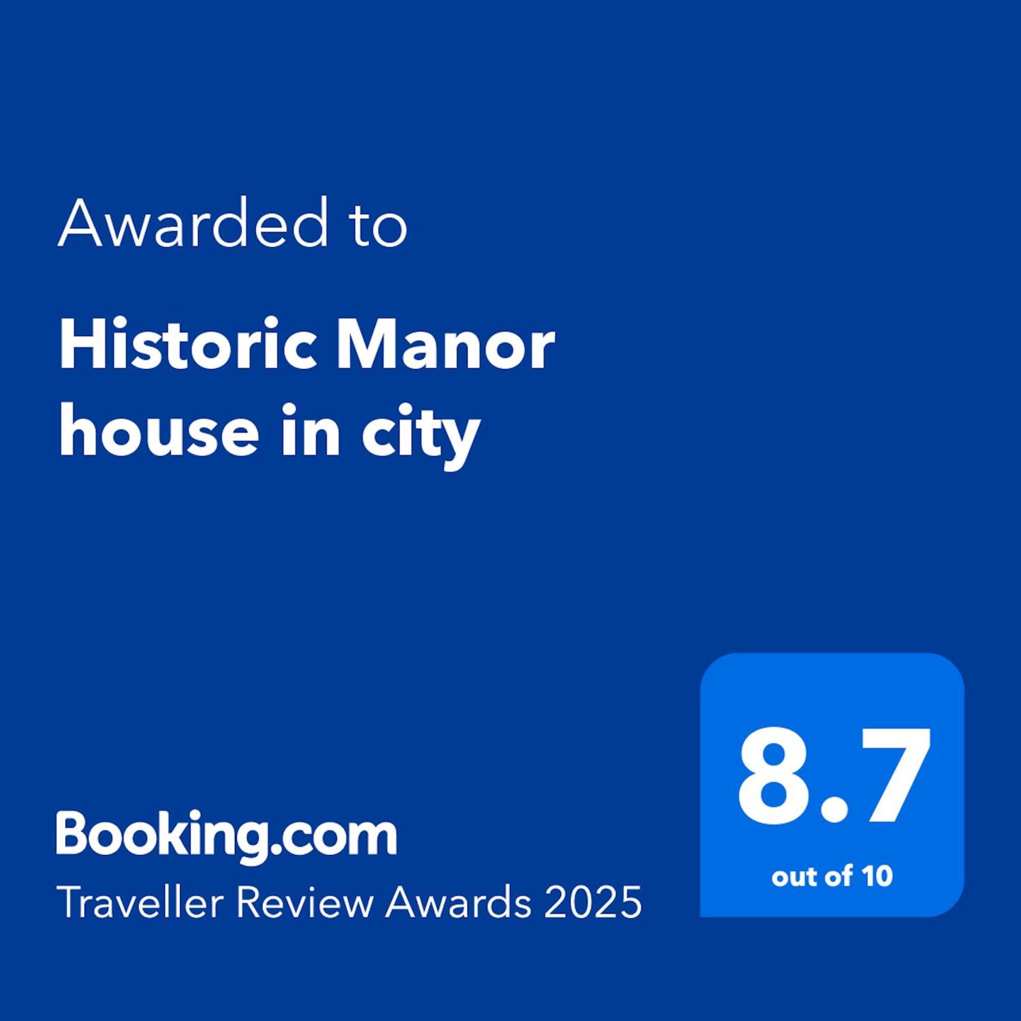 Historic Manor House Sleeps 10, Free Parking